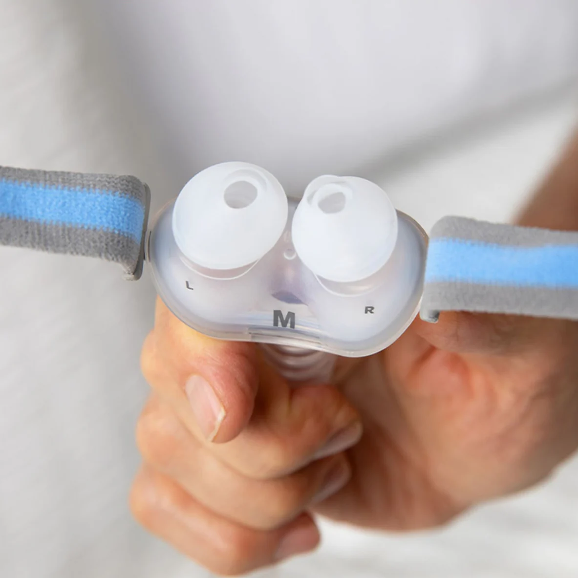 AirSense 10 AutoSet with P10 Nasal Pillow Mask Bundle - Image 9