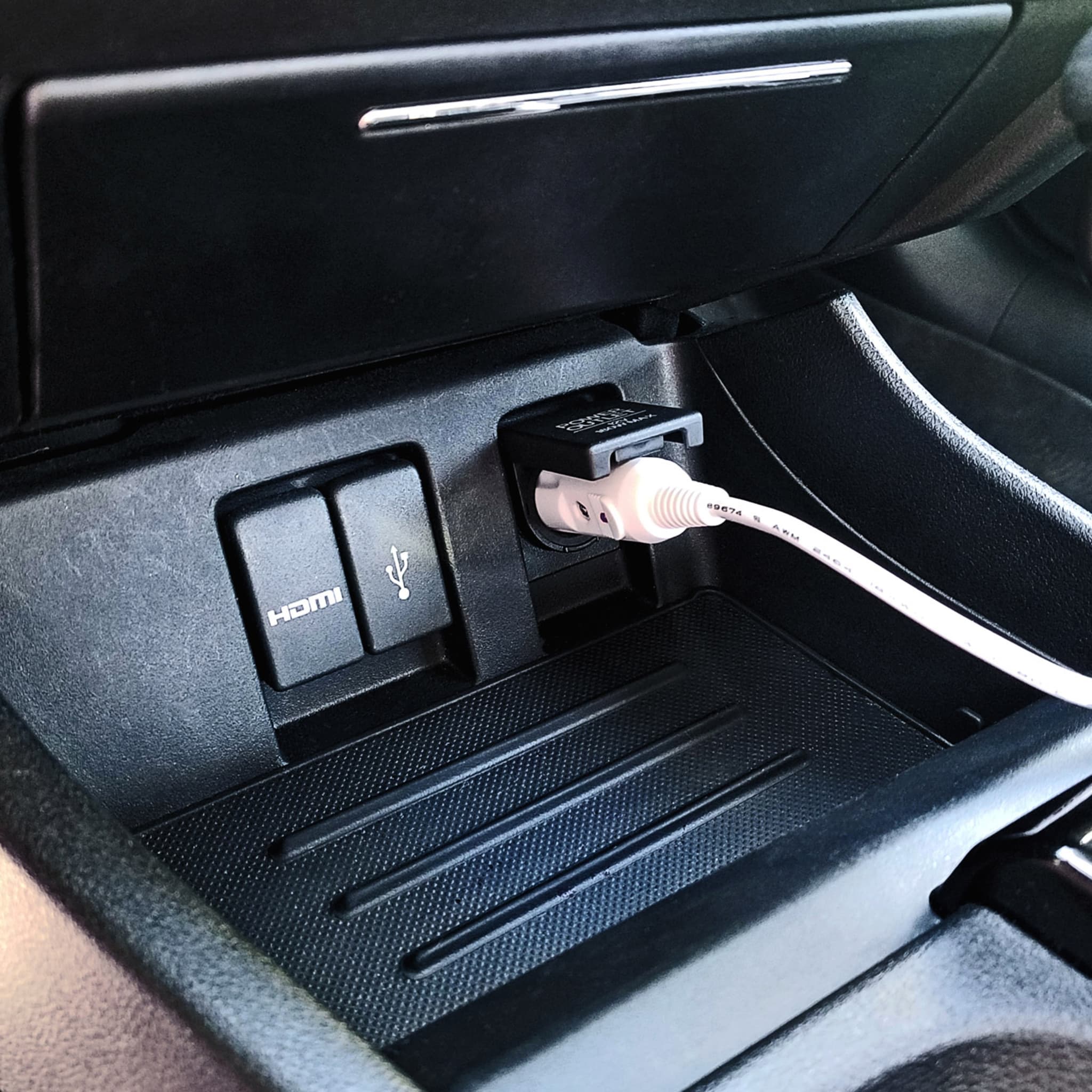 Freedom CPAP Battery DC Car Charger - Image 2